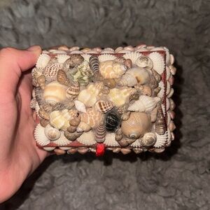 Seashell jewelry box !